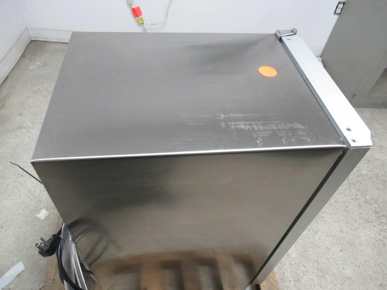 Scotsman 15" 30 lbs Gravity Drain Under Counter PR Ice Maker DCE33A1SSD