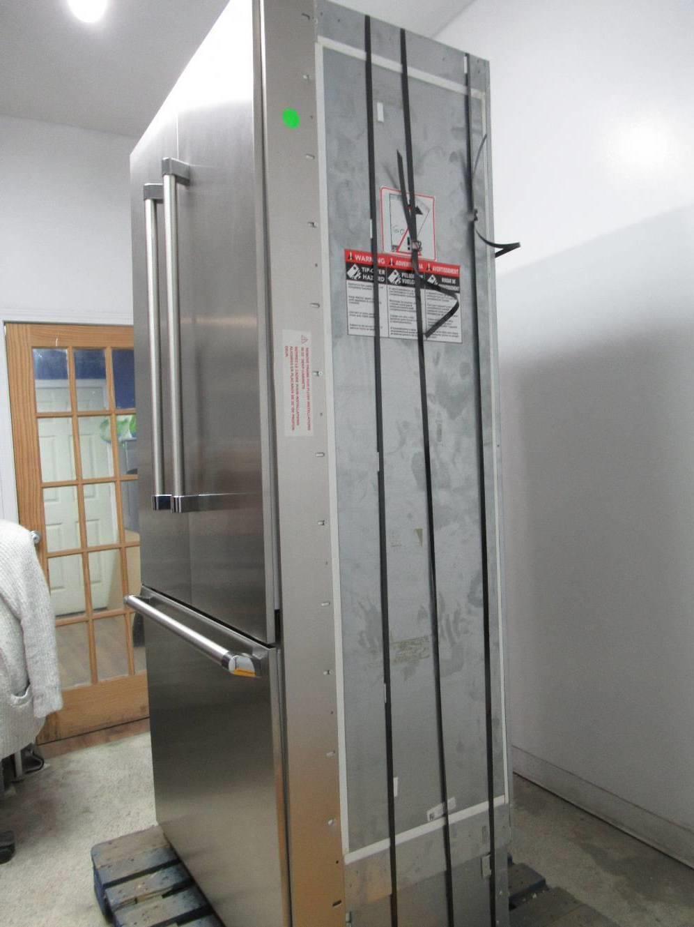 Thermador Freedom 36" Builtin Flush French Door Refrigerator SS