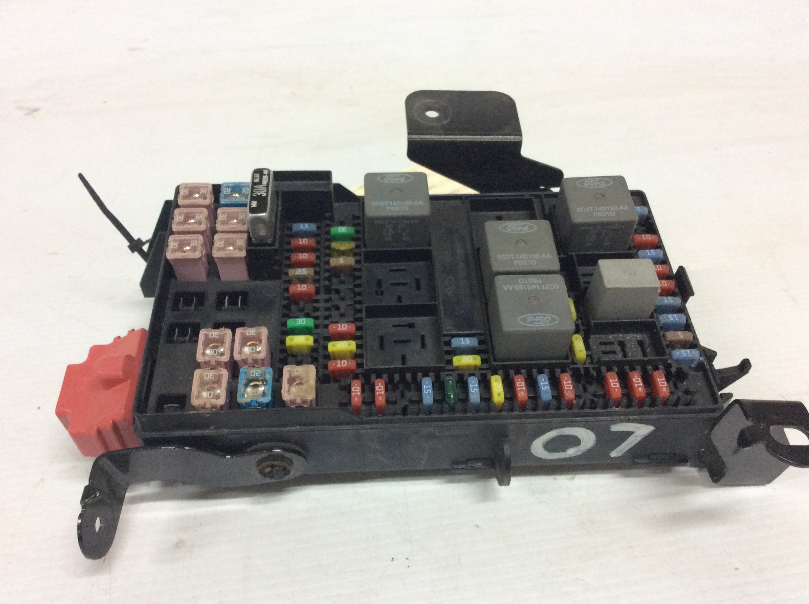 2005-2007 Ford F250/F350 Lariat under dash fuse box 6c3t-14a067-ad