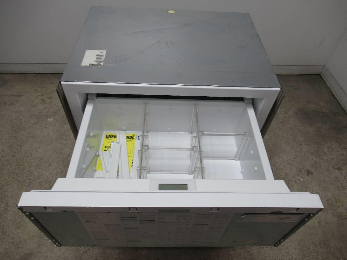 SubZero 30 Inch 5.2 cu. ft Integrated Double Drawer Refrigerator ID30R