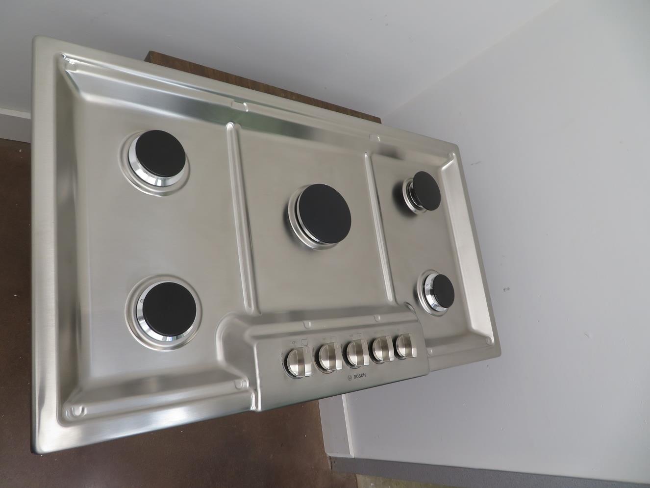 Bosch 800 Series NGM8656UC 36 inch Gas Cooktop 5 Sealed Burners Cast