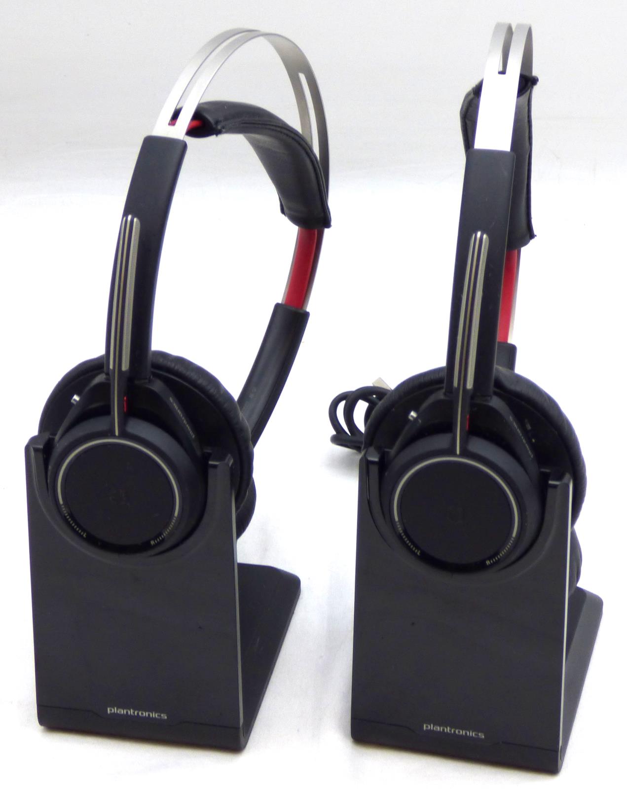 2x Plantronics B825 Headsets with Charging Cradles 20307901 eBay