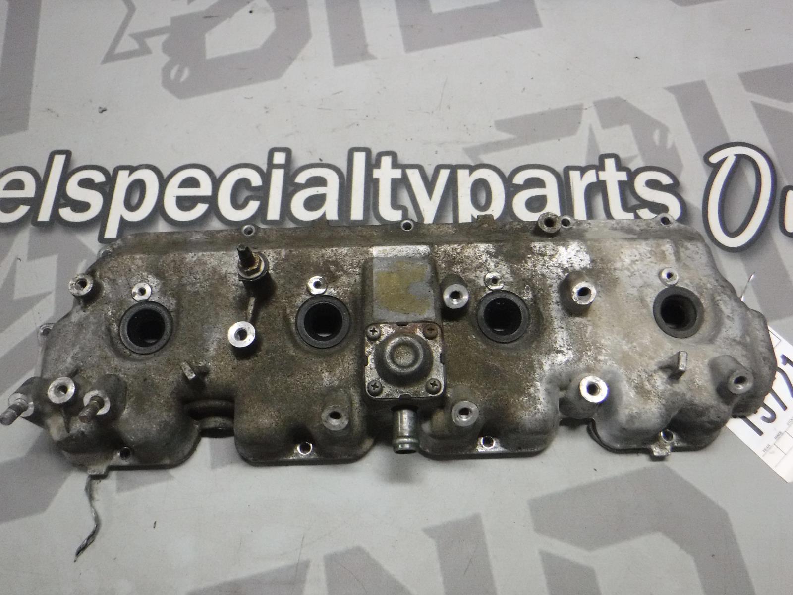 2001 2004 CHEVROLET GMC LB7 6.6 DURAMAX DIESEL VALVE COVERS LEFT