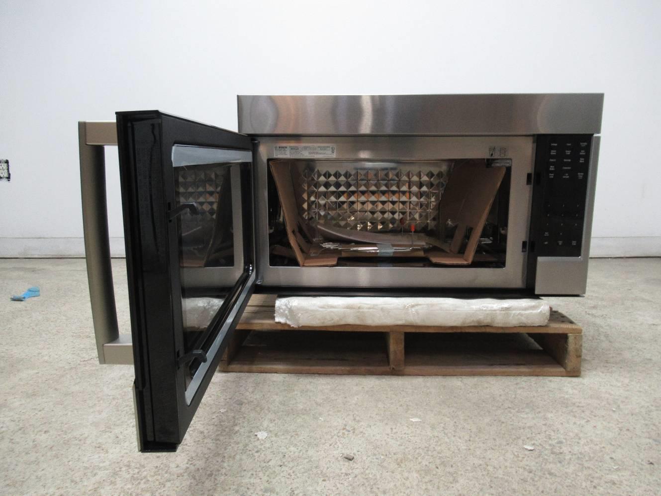 Bosch Benchmark 30" 385 CFM Convection OvertheRange Microwave