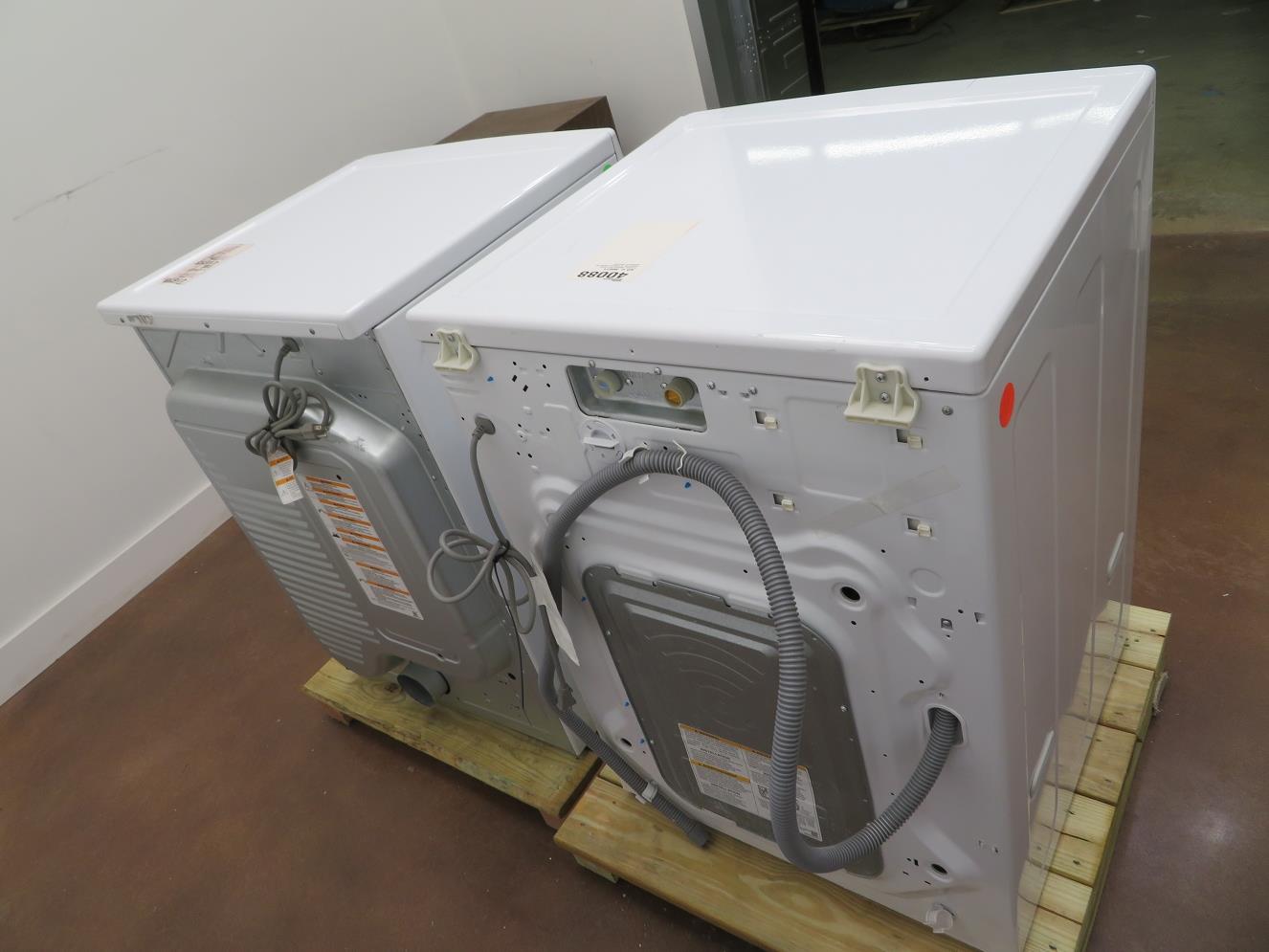 LG 27" 4.5 cu.ft. Washer WM3670HWA & 7.4 cu.ft Dry Gas Dryer DLG3171W