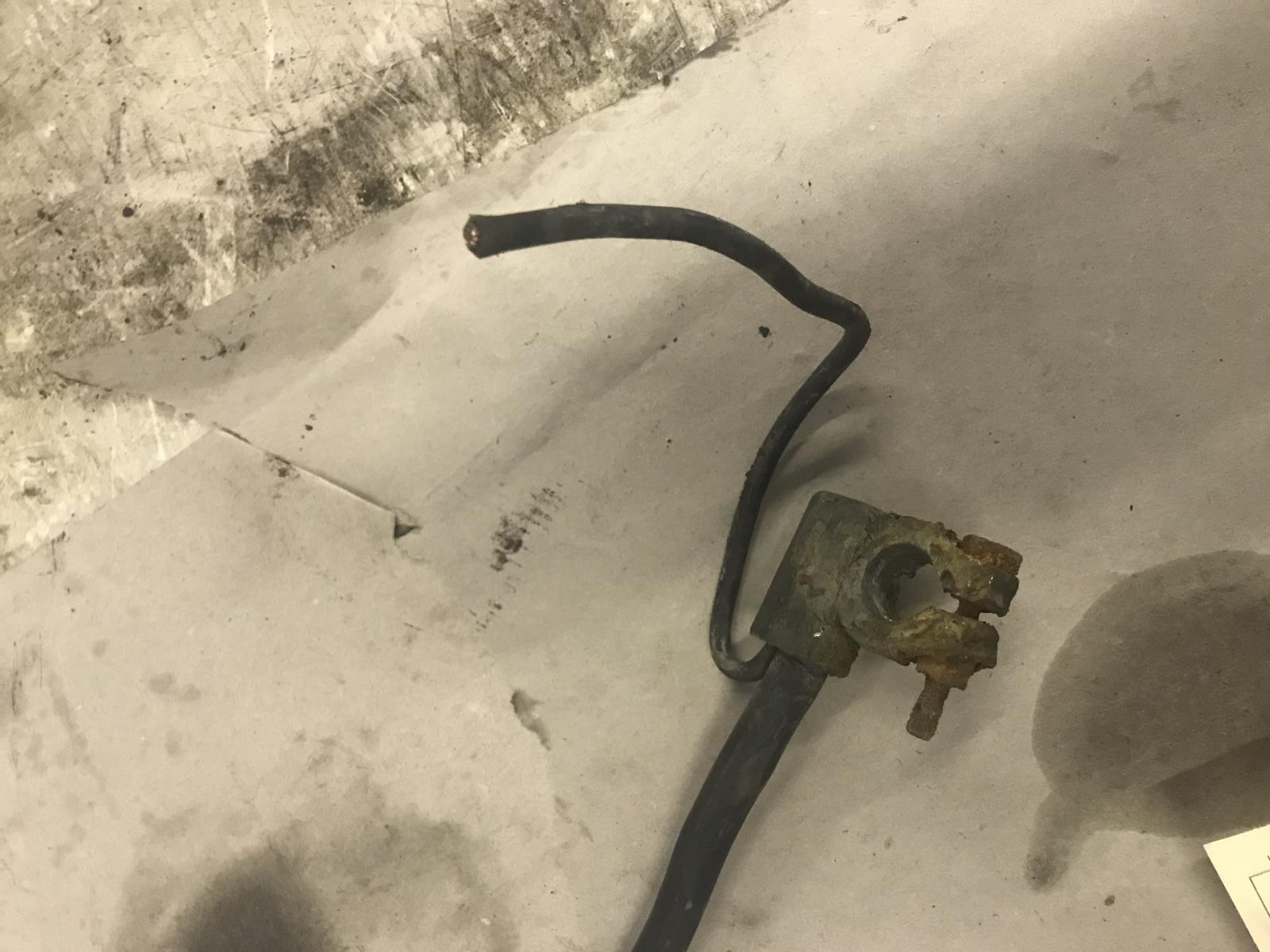 1999-2003 Ford F350, F250 7.3L powerstroke battery cable wiring harness