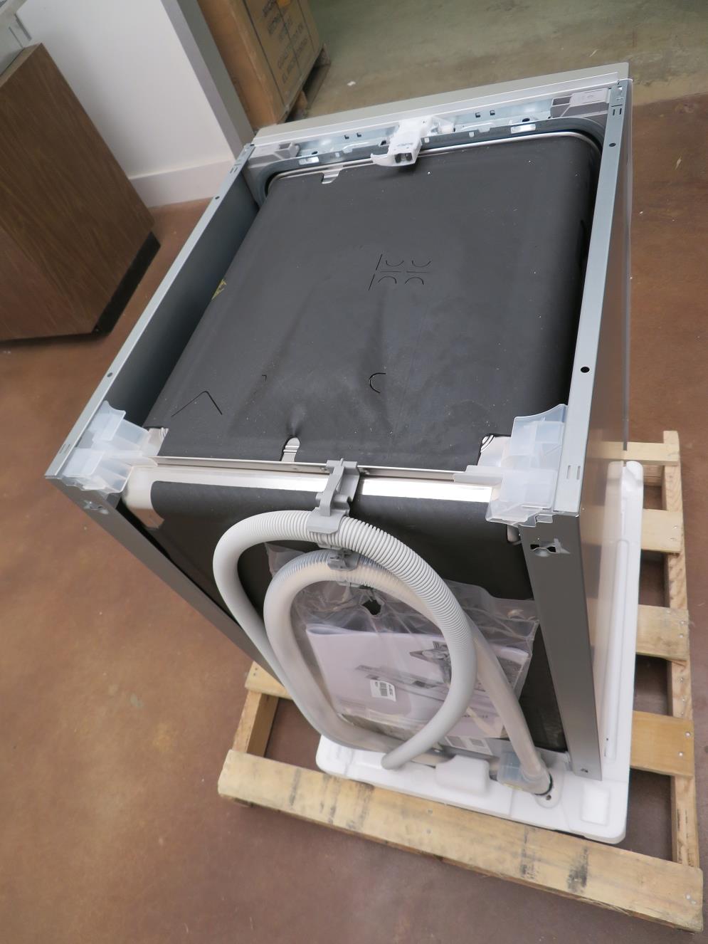 Bosch 300 Series 18" Recessed handle 46 dBA BuiltInDishwasher