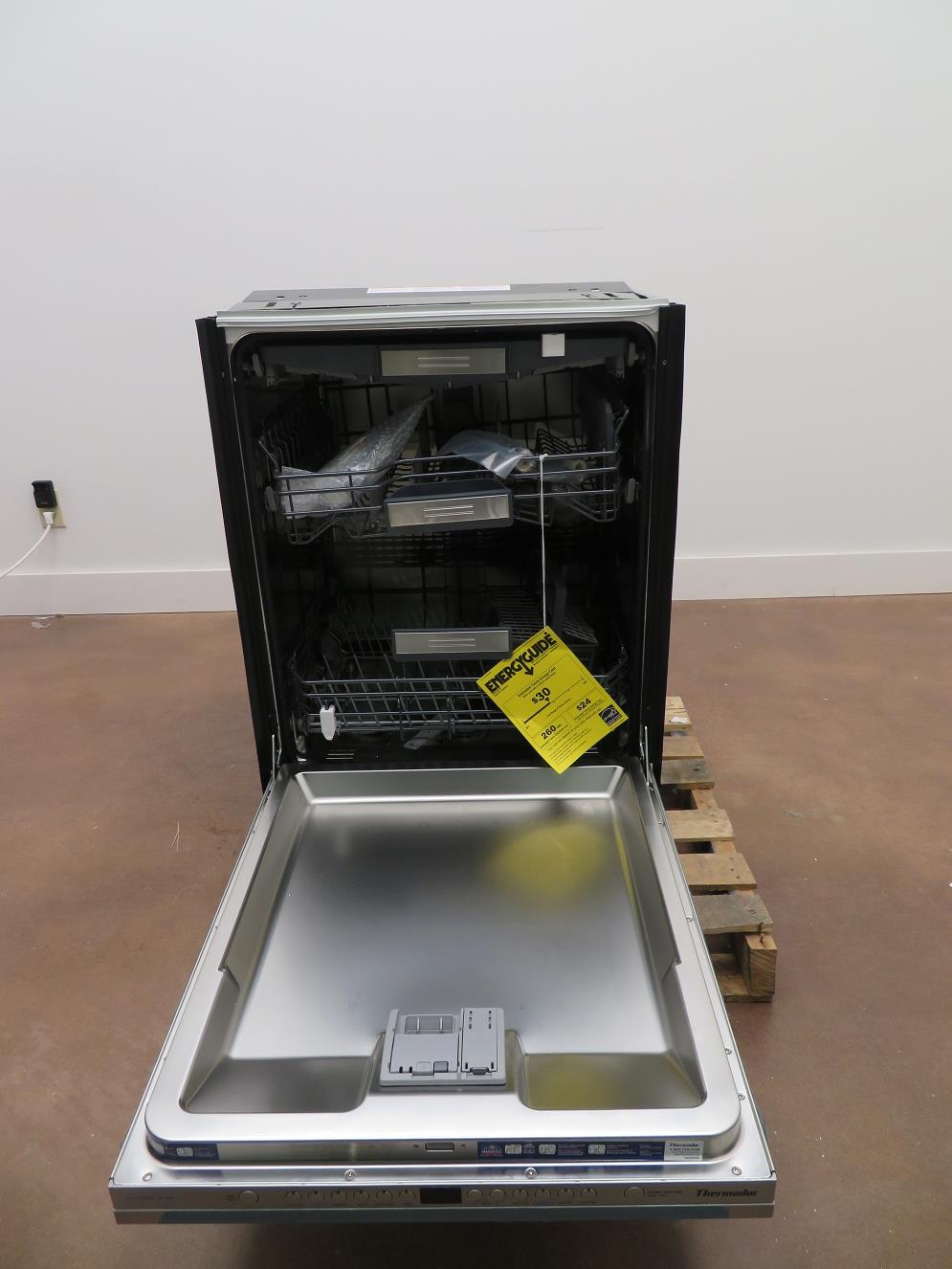 Thermador Sapphire 24" 42 dBA Fully Integrated Dishwasher DWHD650JFP