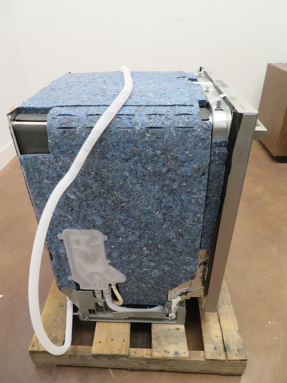 Bosch 800 Series 24" 3rd Rack 6 Cycles Fully Integrated Dishwasher