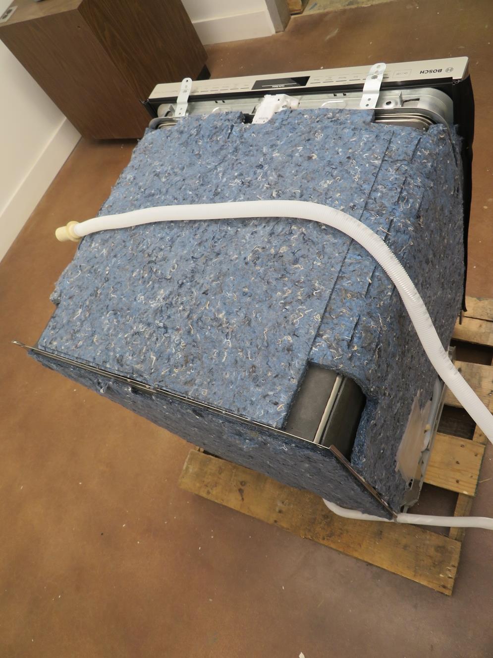 Bosch 800 Series 24" 3rd Rack 6 Cycles Fully Integrated Dishwasher