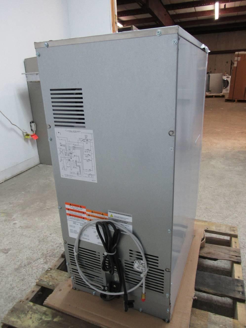 SubZero 15 Inch Clear Ice Cubes Panel Ready Builtin Outdoor Ice Maker