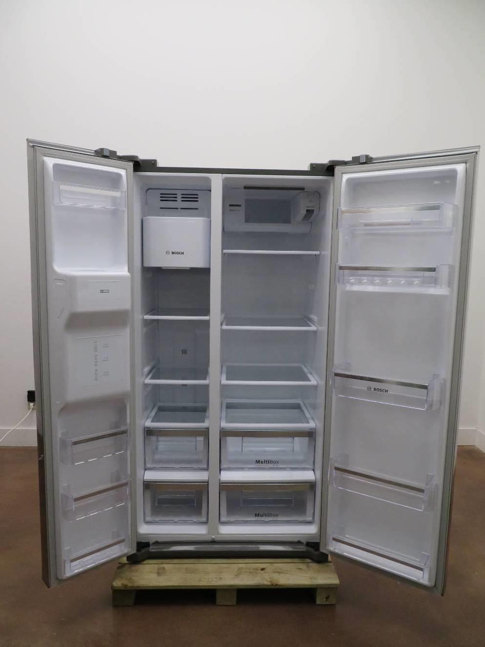 Bosch 300 Series 36" Side by Side Ice Water Dispenser Refrigerator