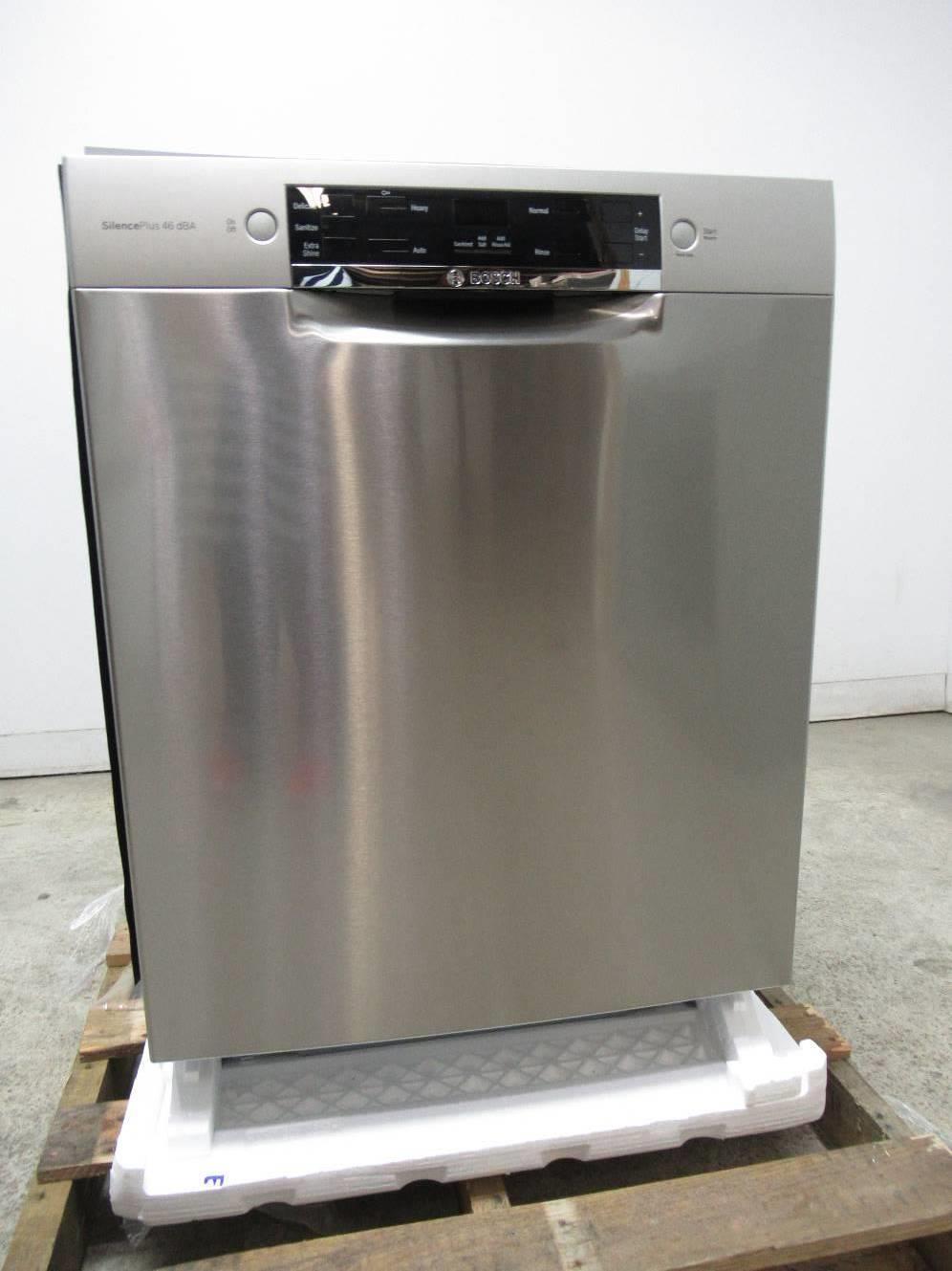 Bosch 300 Series 24" 46 dBA AquaStop® Plus Full Console Dishwasher