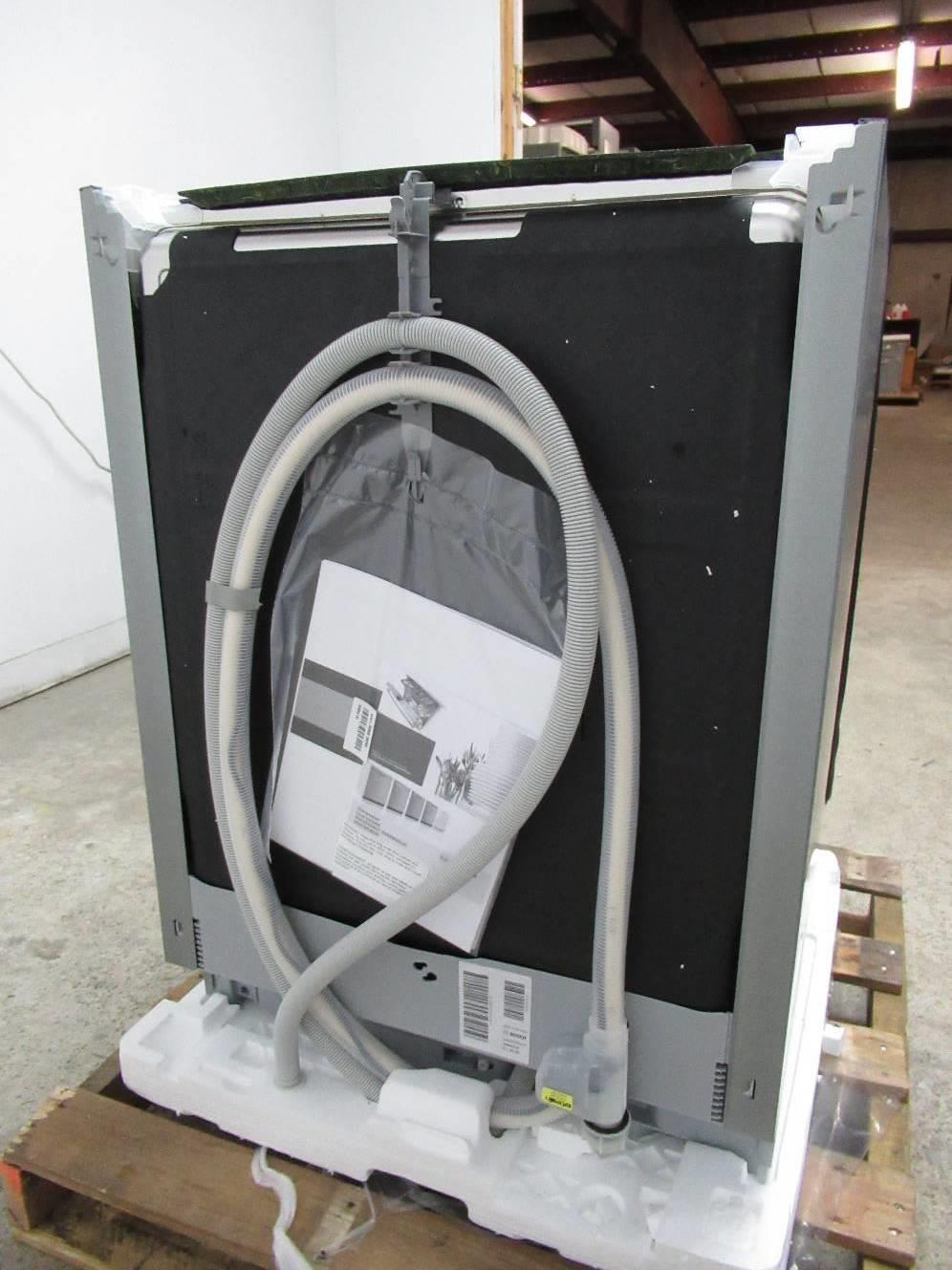 Bosch 300 Series 24" 46 dBA AquaStop® Plus Full Console Dishwasher