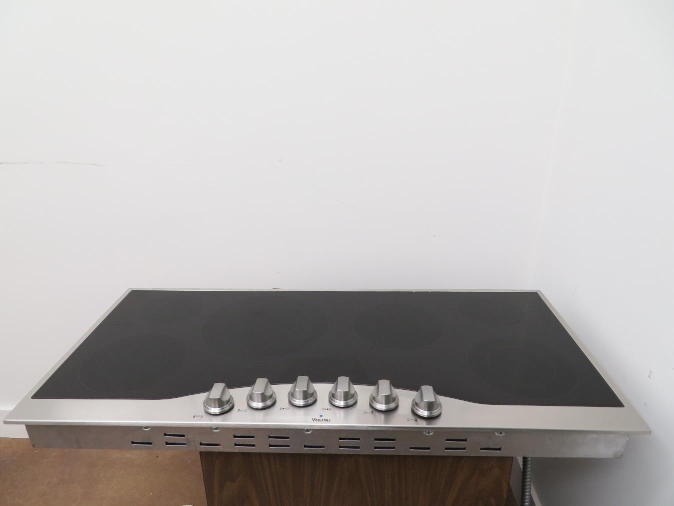 Viking 45" 6 burner Electric Black Glass Ceramic Surface Cooktop