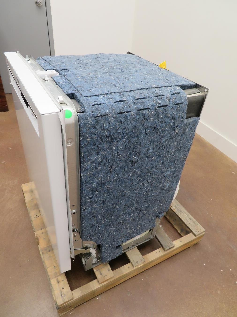 Bosch 300 Series 24" 3rd Rack Full Console White Dishwasher SHEM63W52N Perfect 825225922223 eBay