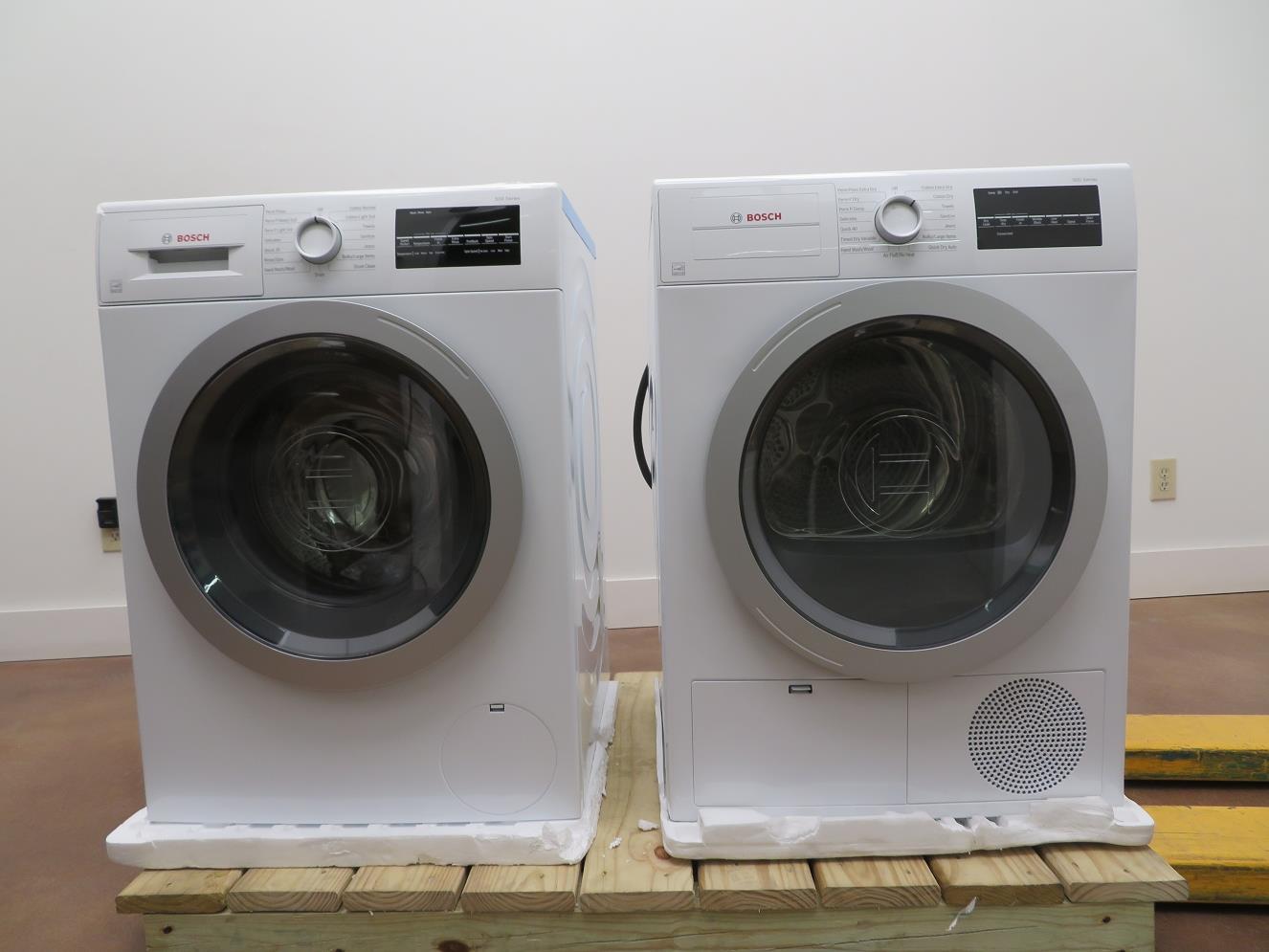 Bosch 500 Series 24" Front Load Washer and Dryer WAT28401UC