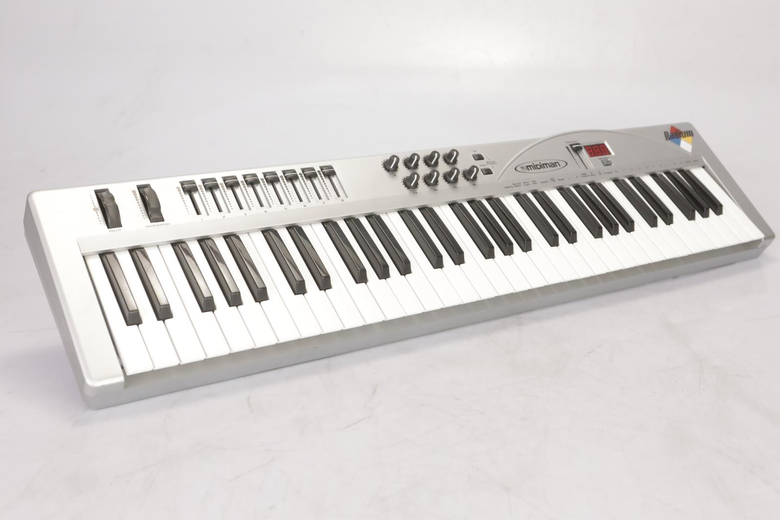 MAudio Radium 61Key Midi Controller Keyboard & MX28M Merger 38688