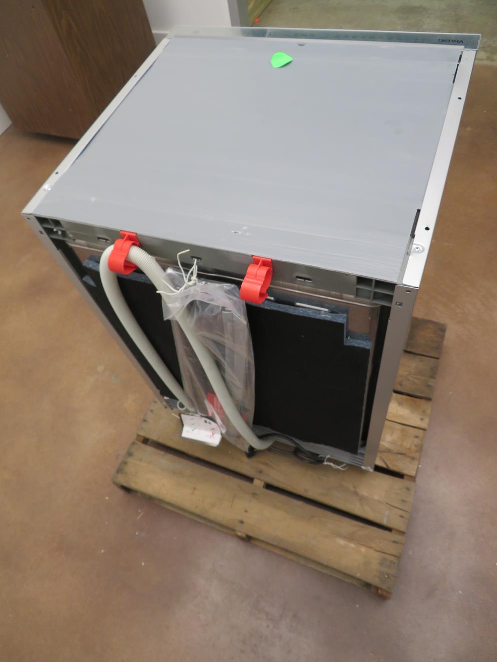 Viking 24" LCD Control Panel Quiet Clean Stainless Dishwasher VDWU524SS