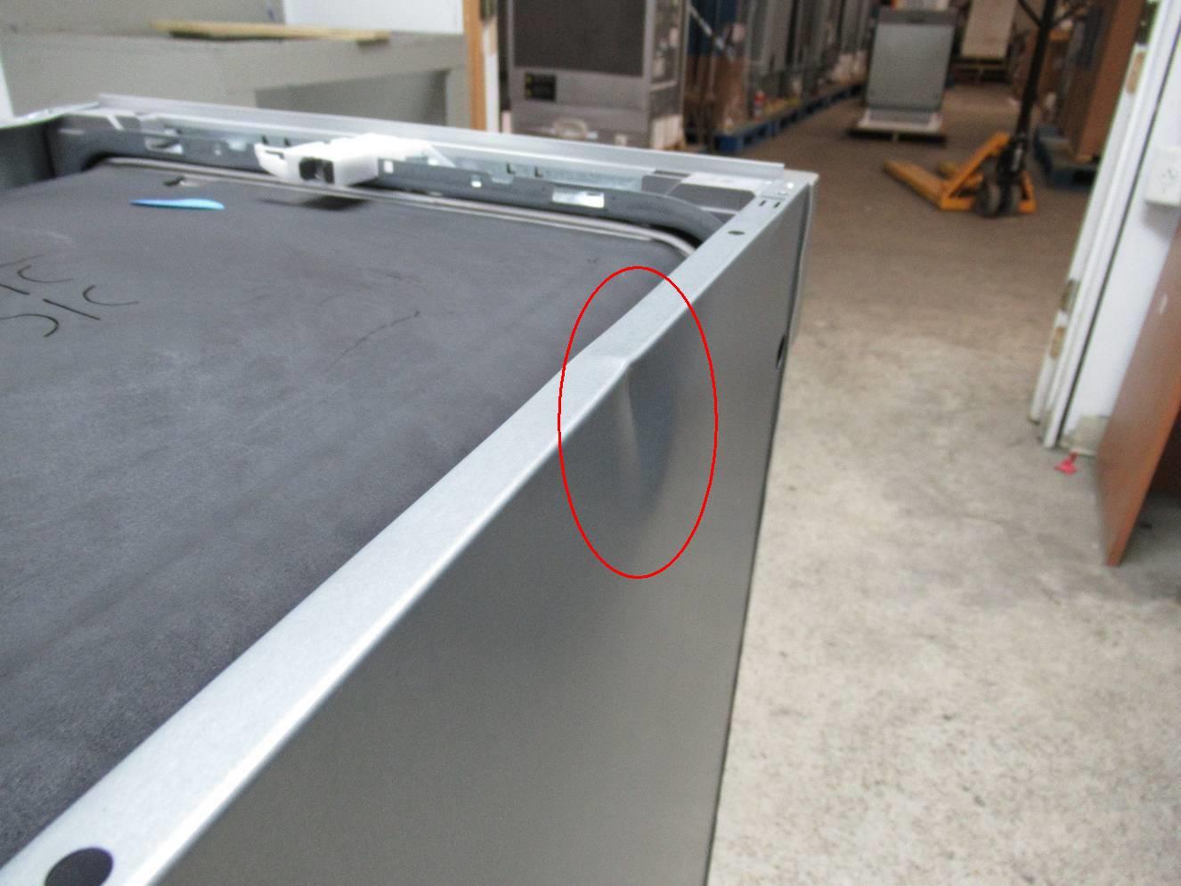 Bosch 300 Series 18" SS Recessed handle 46 dBA BuiltInDishwasher