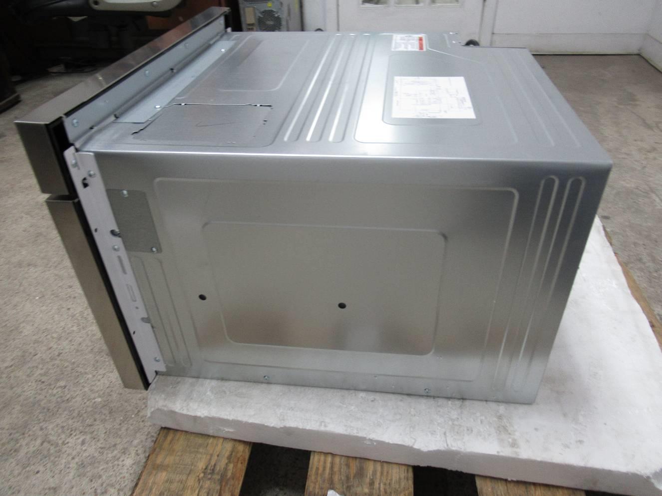 Bosch 800 Serie 24" 950 Watts Touch Controls Builtin Microwave Drawer