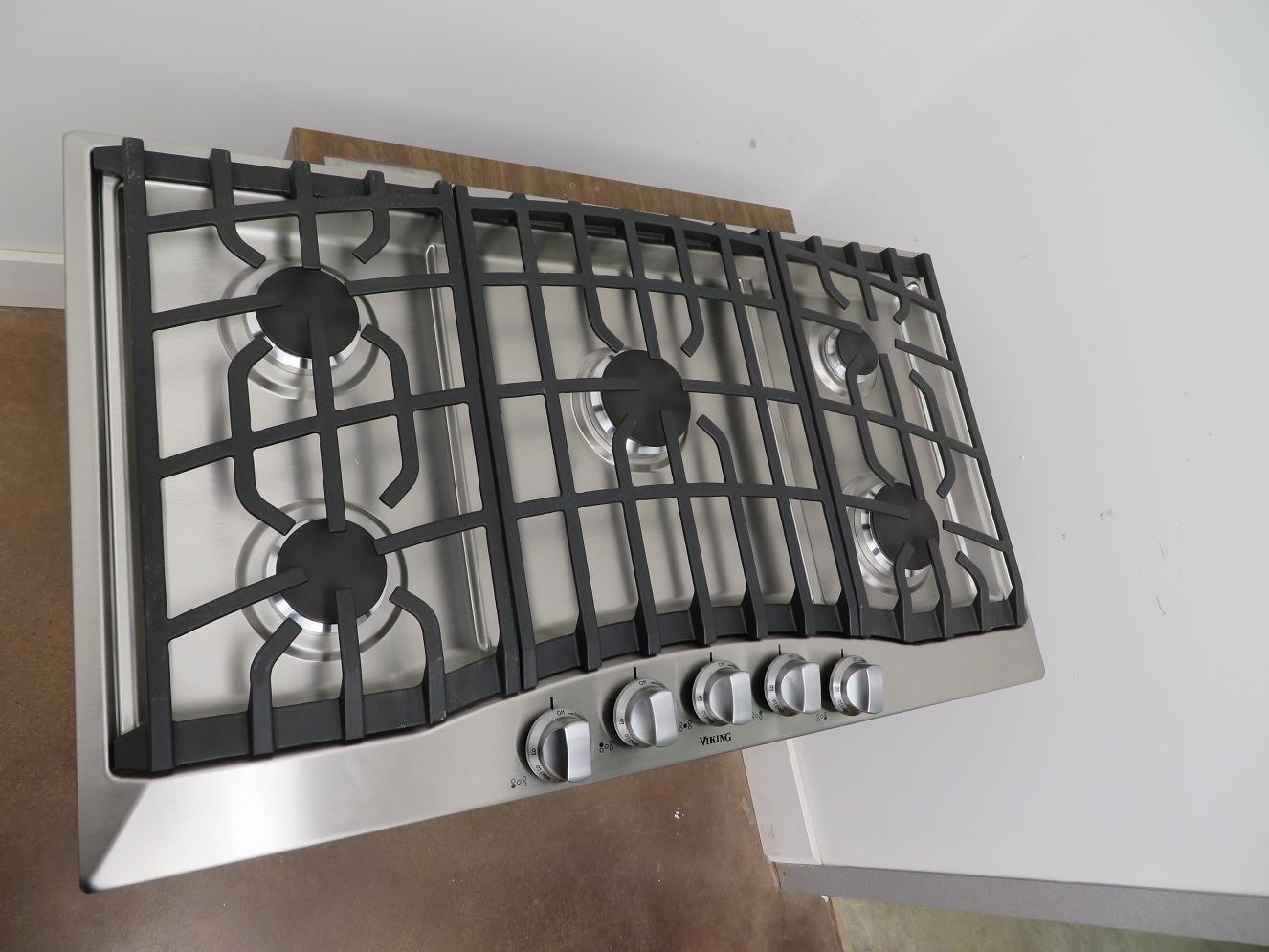 Viking 36 Inch 5 Sealed Burners Aluminum Flame Ports Gas Cooktop