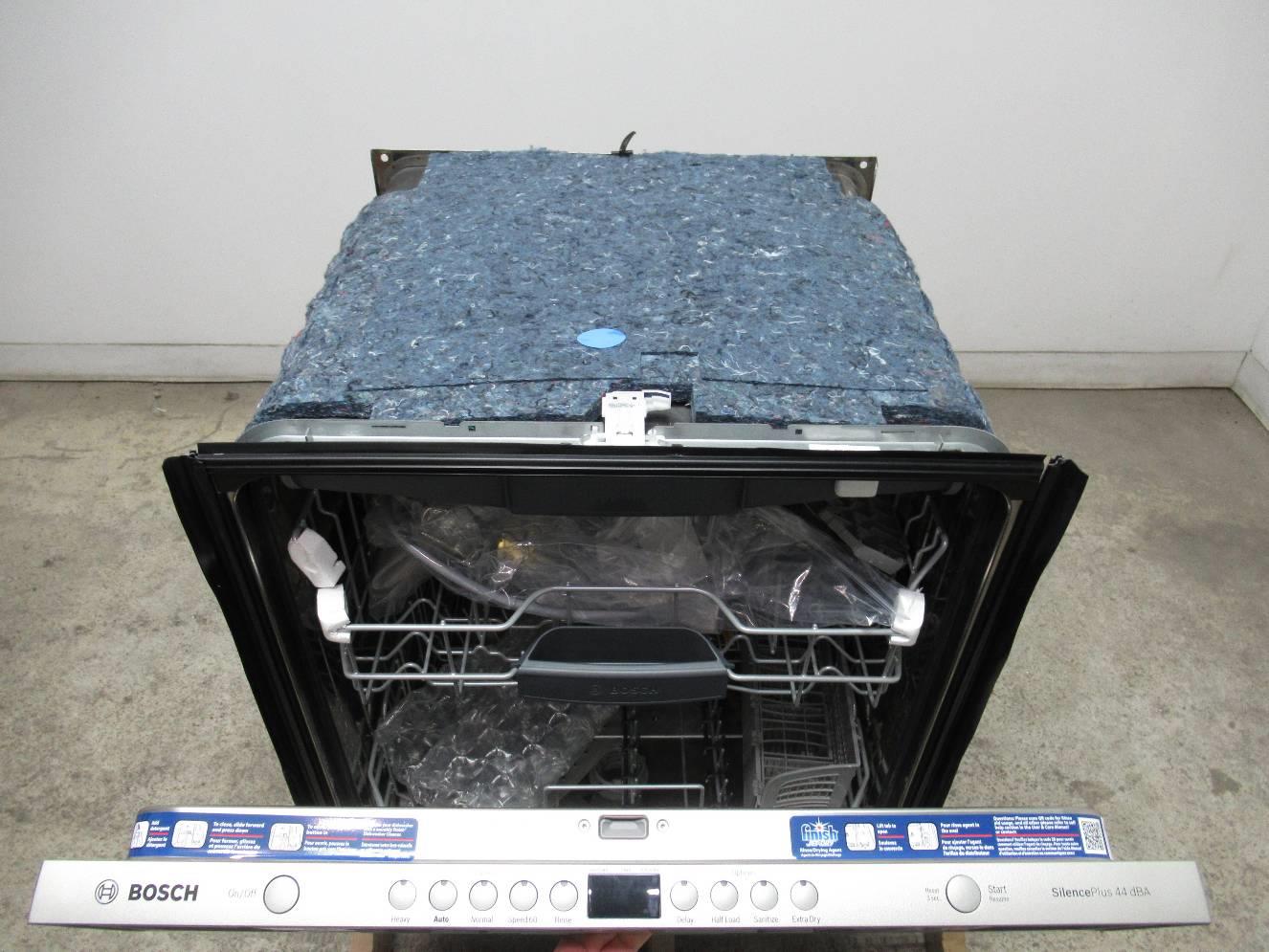 Bosch 300 Series 24" 44 dBA 3rd Rack AquaStop Integrated Dishwasher