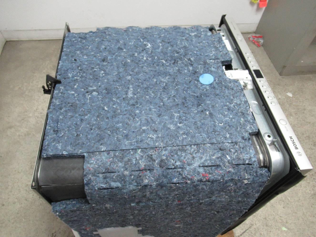 Bosch 300 Series 24" 44 dBA 3rd Rack AquaStop Integrated Dishwasher