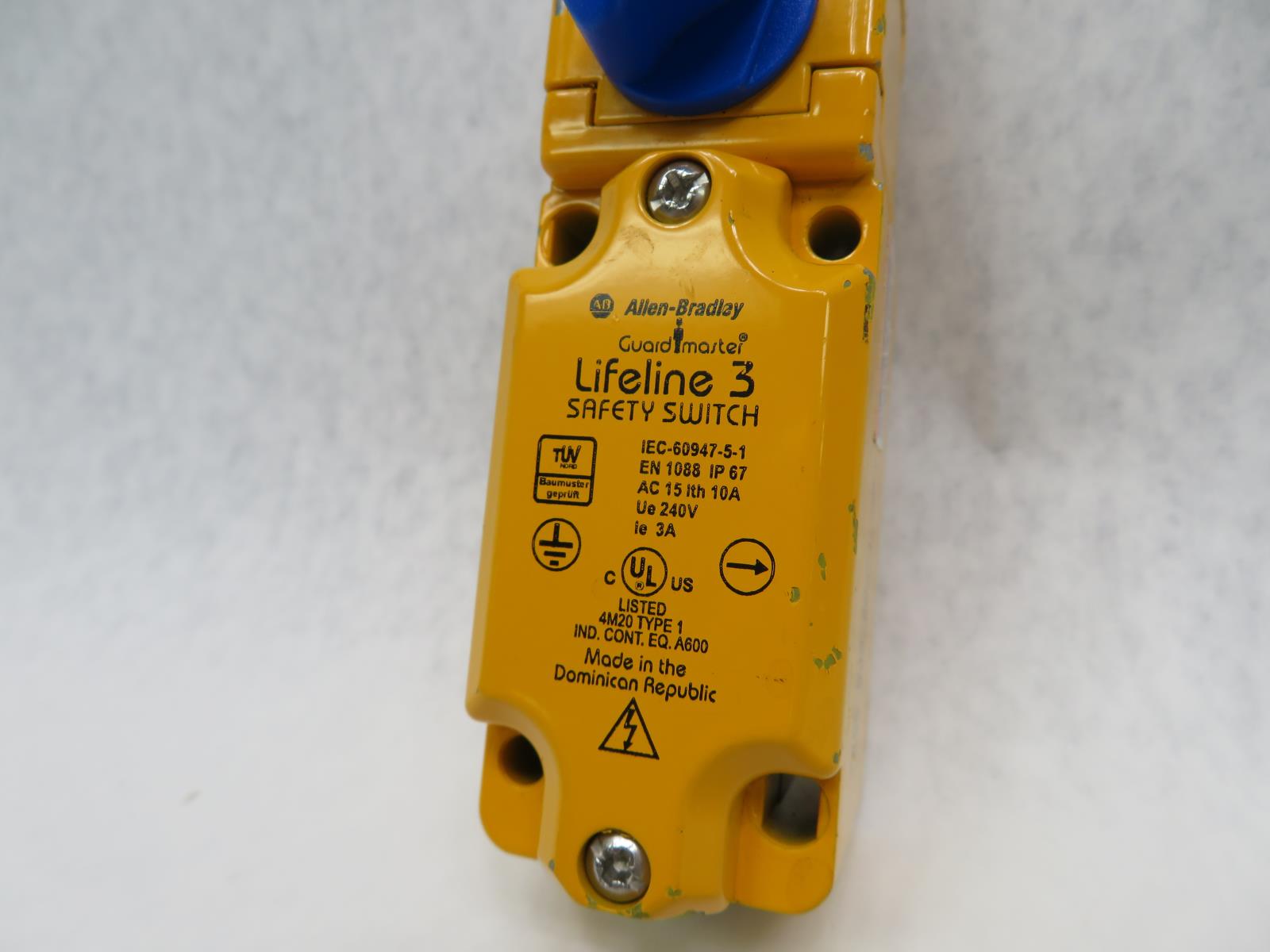 Allen Bradley Guard Master Lifeline 3 Safety Switch 440ED13120 C eBay