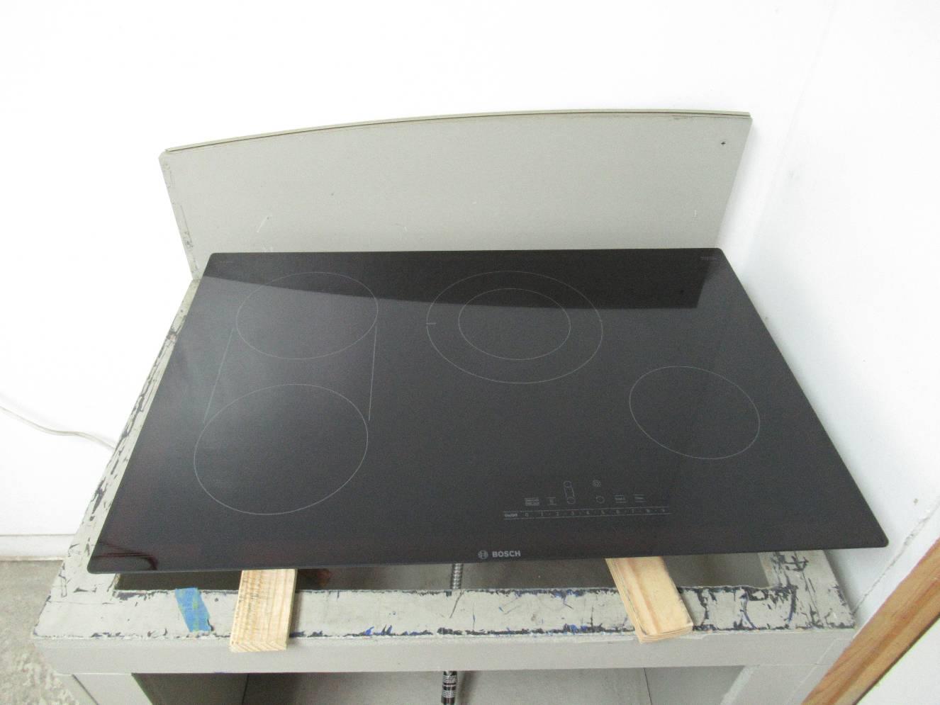 Bosch 800 Series 30" Bridge Element Smoothtop Burners Electric Cooktop