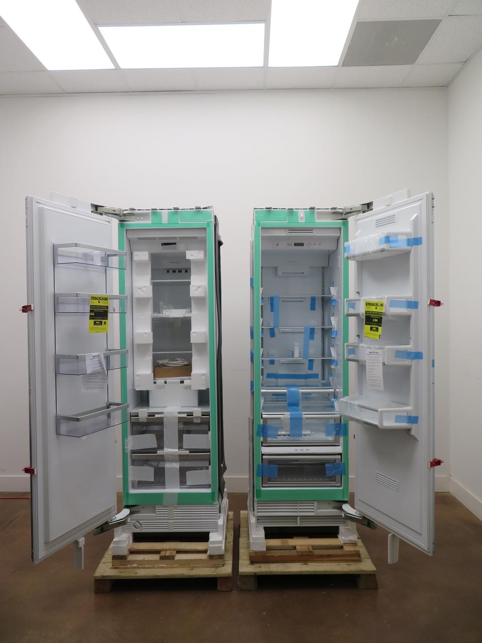 Thermador Freedom Collec. 48" Refrigerator Freezer T24IR800SP