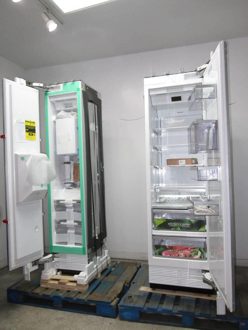 Thermador Freedom Collection 42" Refrigerator Freezer T24IR900SP