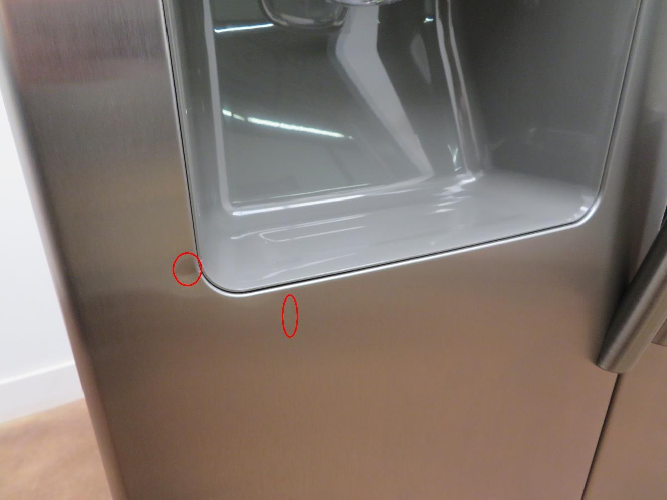 Samsung RS25J500DSR 36" SidebySide Refrigerator Filtered Ice & Water