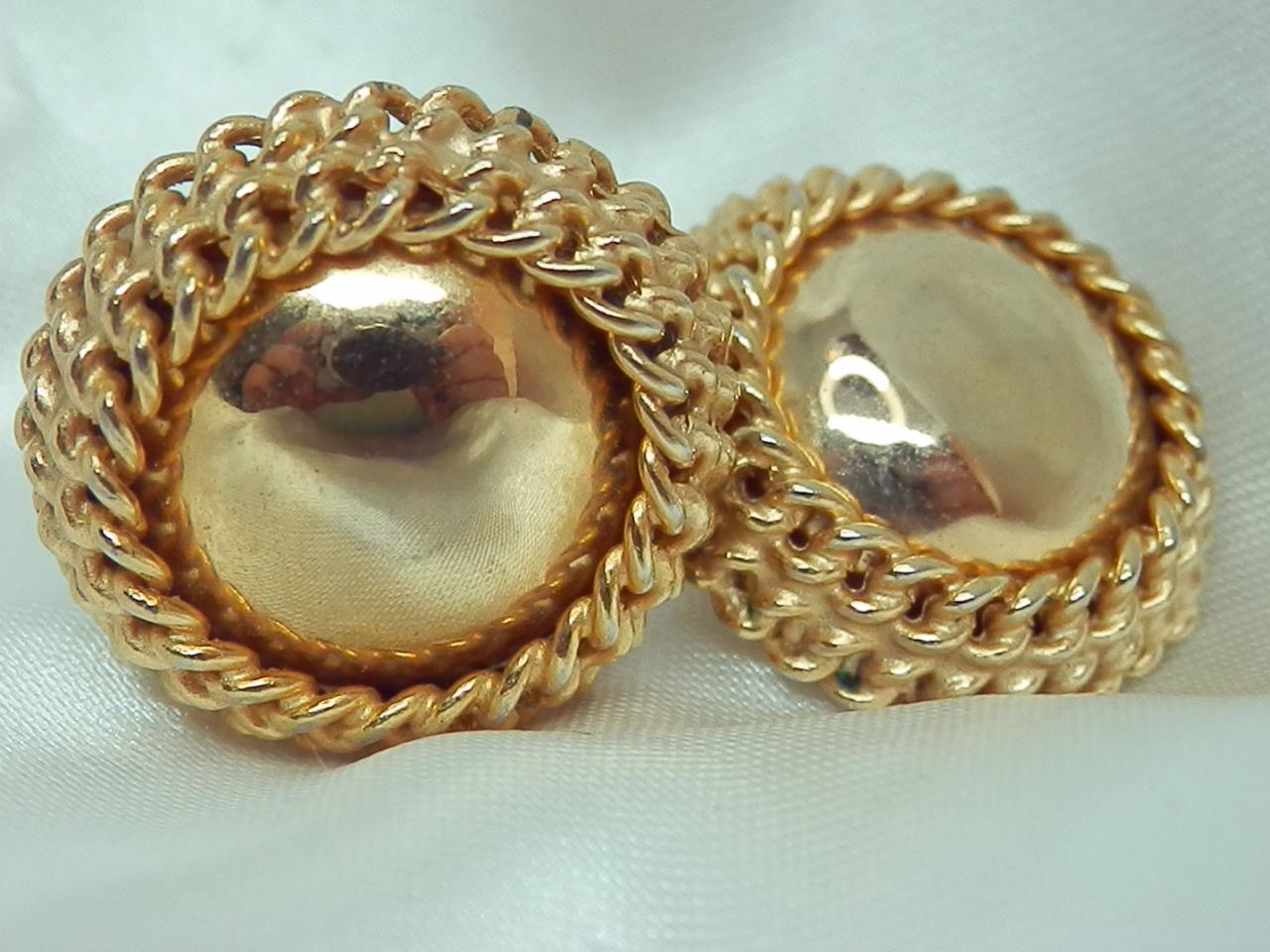 Vintage 80's Mellow Gold Tone XX Pretty Round Lightweight Clip Earrings ...