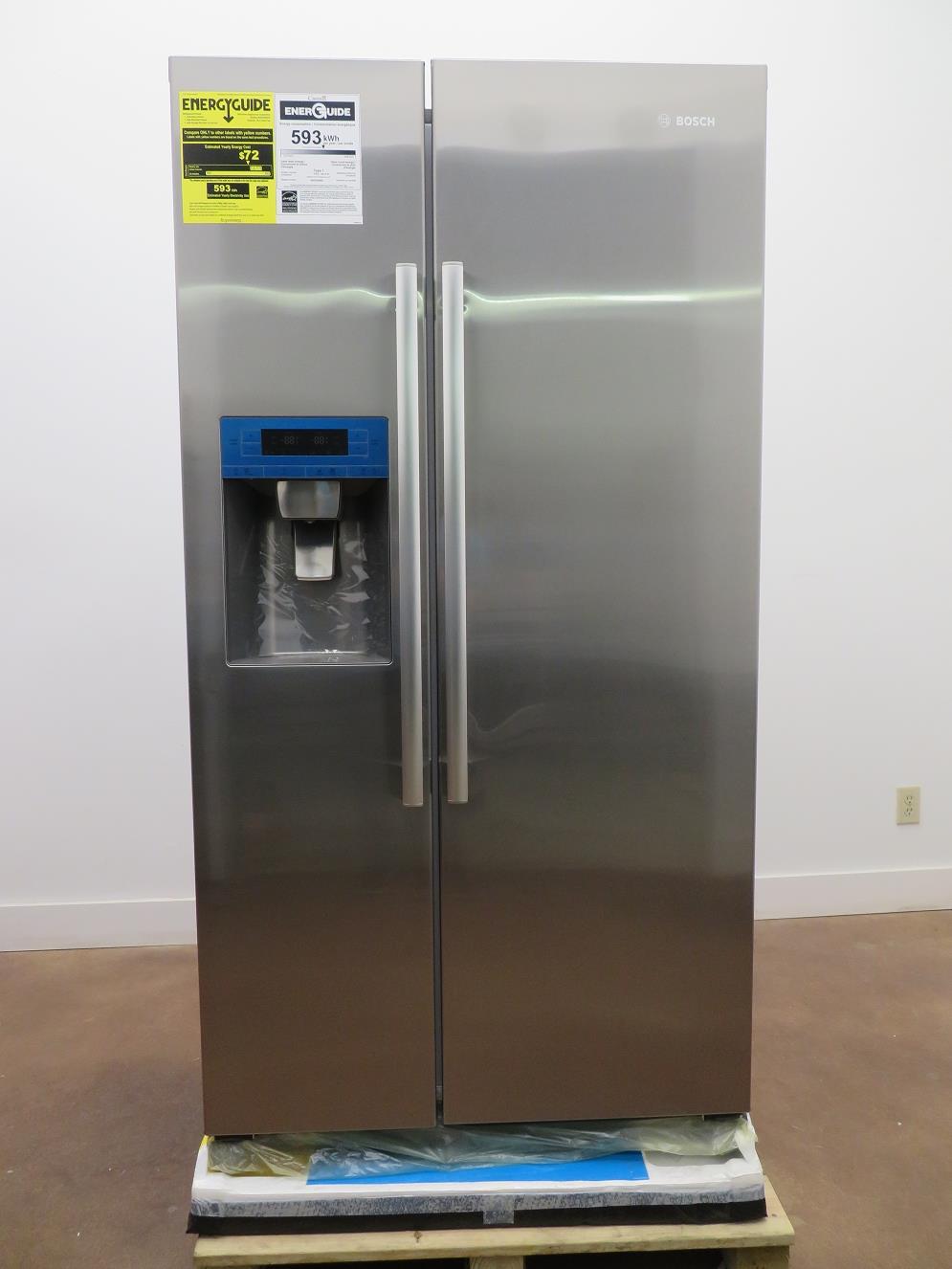 Bosch 300 Series 36" Side by Side Ice & Water Dispenser B20CS30SNS