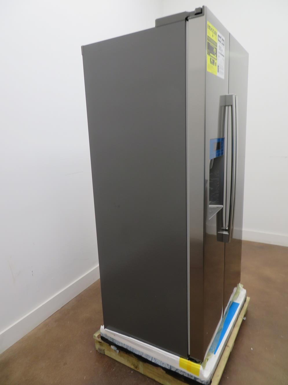 Bosch 300 Series 36" Side by Side Ice & Water Dispenser B20CS30SNS