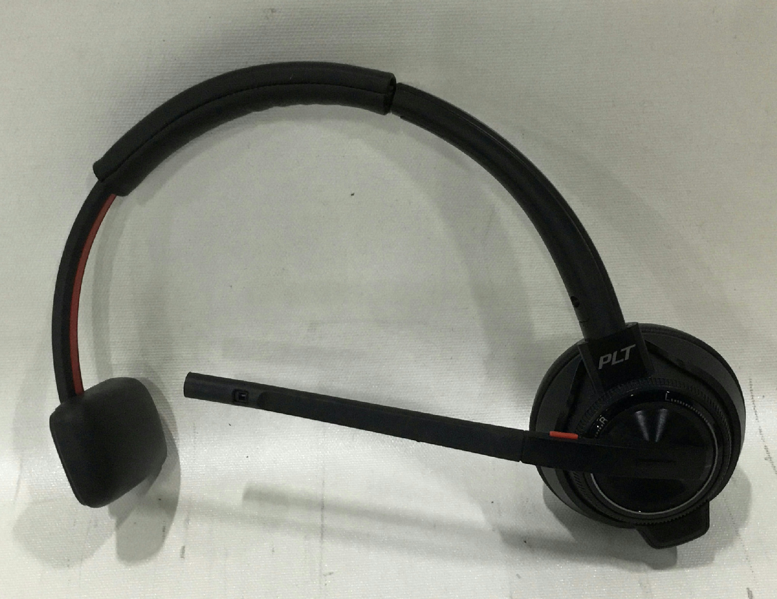 Plantronics W8200B Wireless Communication System Headset & Base Unit