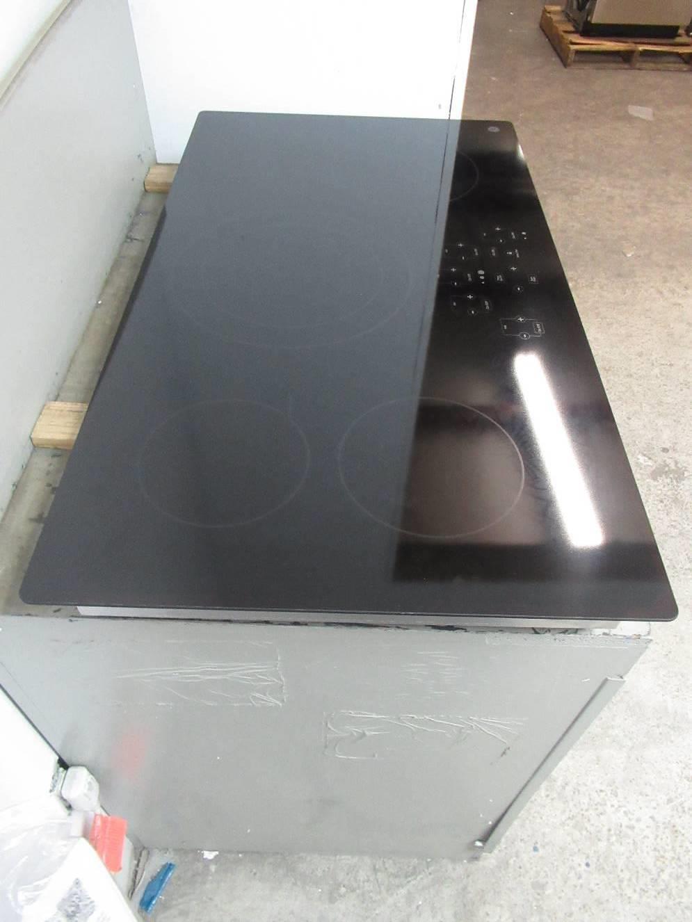 GE 36" 5 Radiant Elements Digital Controls Smoothtop Electric Cooktop