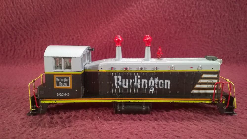 LOCOMOTIVE ELECTRIQUE SERIE BB22200 MINITRIX T16008