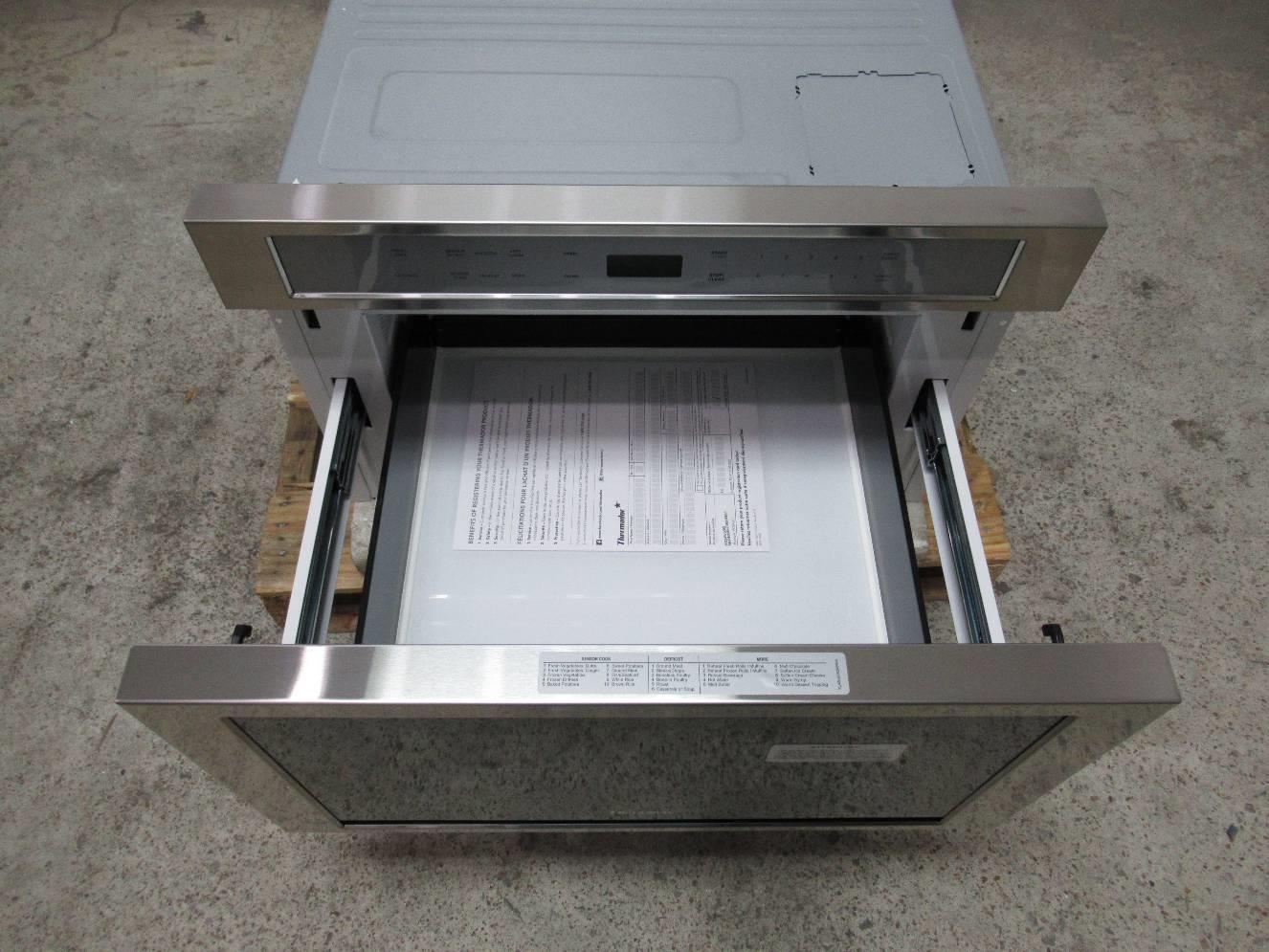 Thermador Masterpiece Series 24" 1.2 Cu.Ft. 1500 Watts Built In