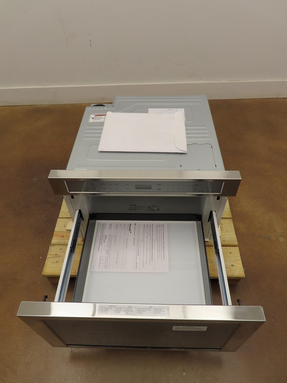 Thermador Masterpiece Series 24" 1.2CuFt Built In Microwave MD24WS