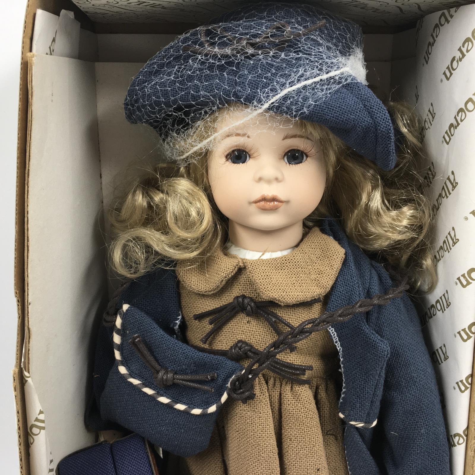英国製Alberon Collector's Porcelain Doll Porcelain Doll From the