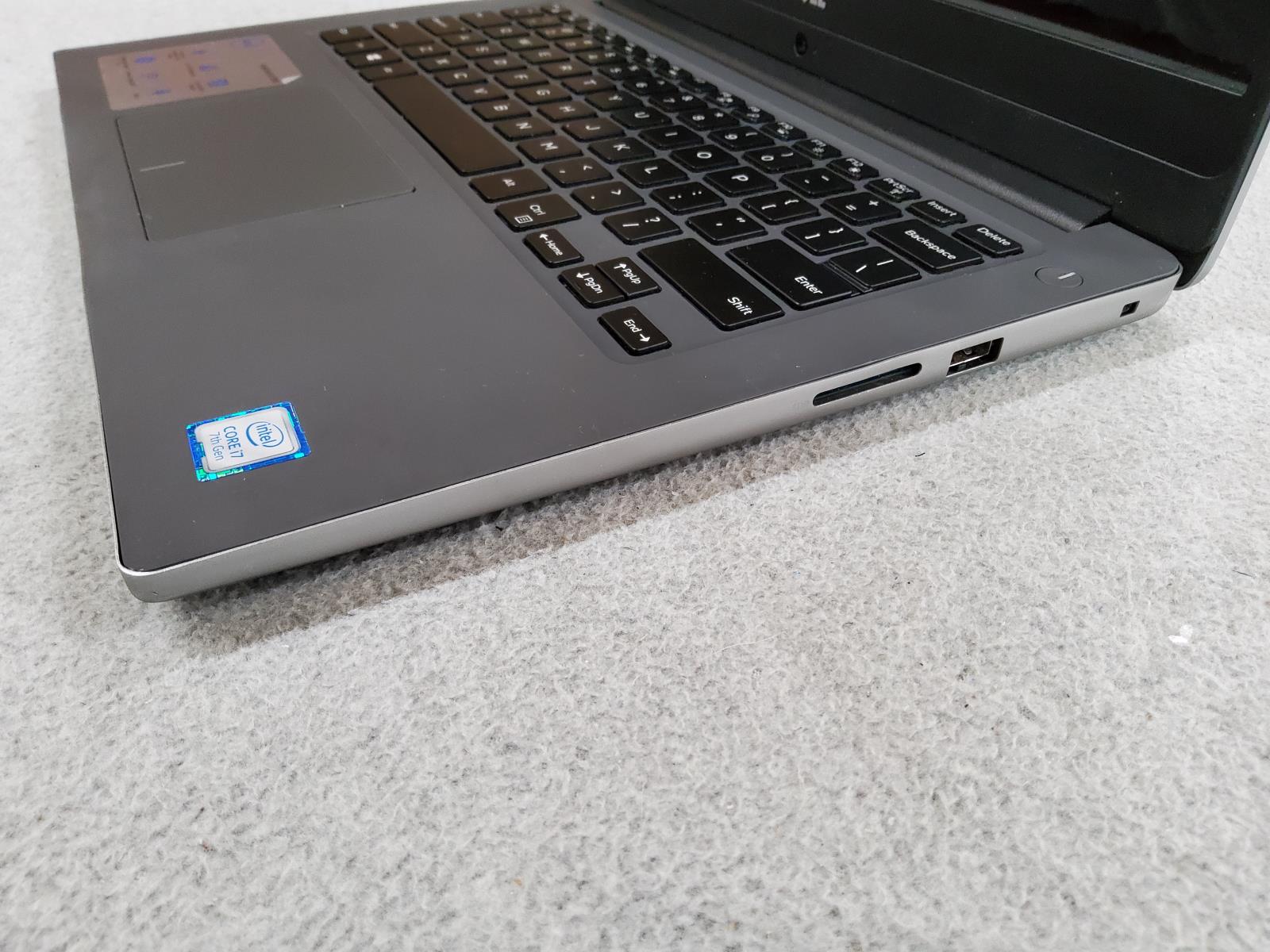 DELL Inspiron 7472 Intel Core i7-8550U 1.80GHz, 8GB, 128GB, 14