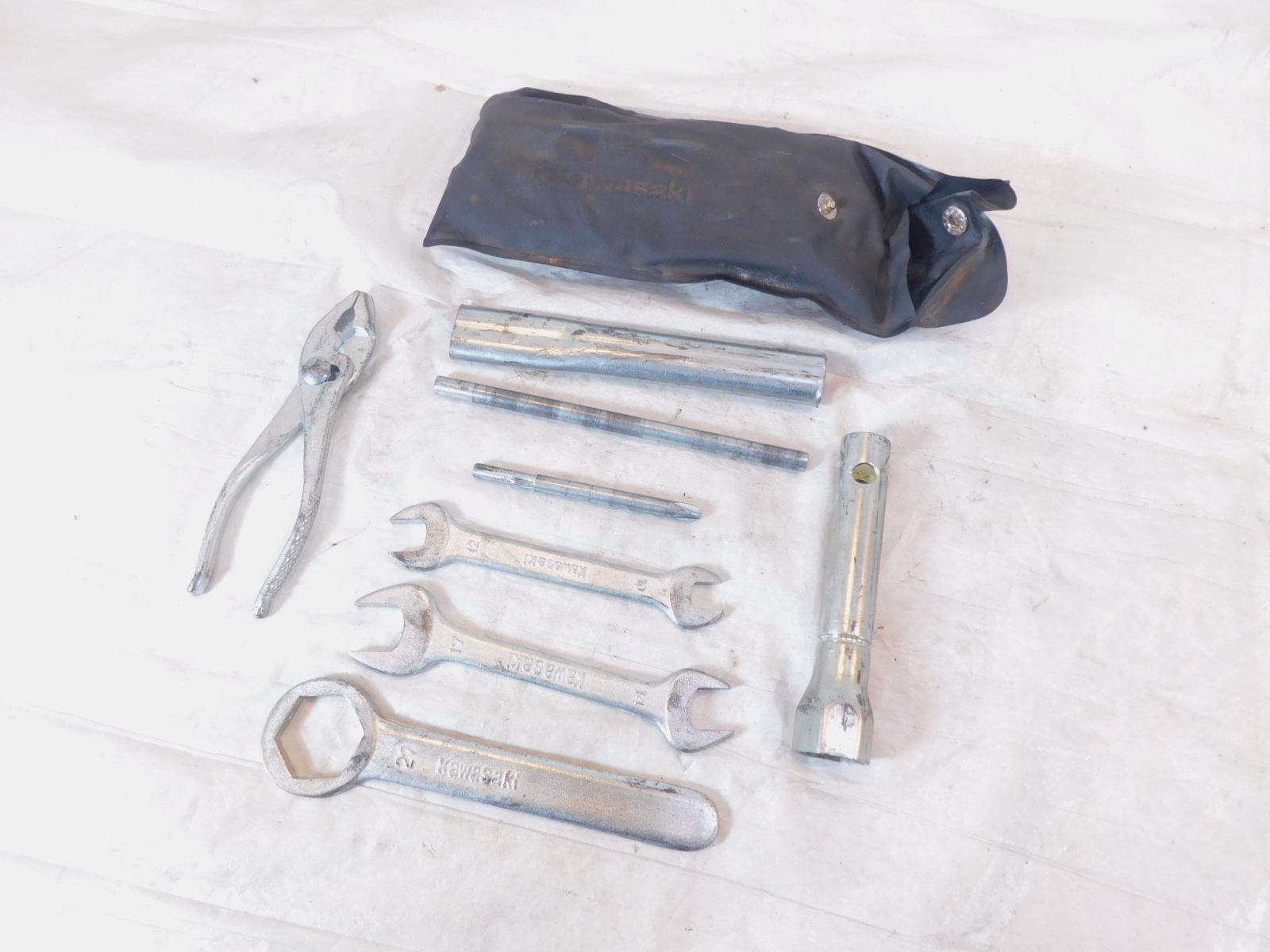 Kawasaki LTD Belt KZ440 KZ440D 440 Owners Tool Wrench Kit