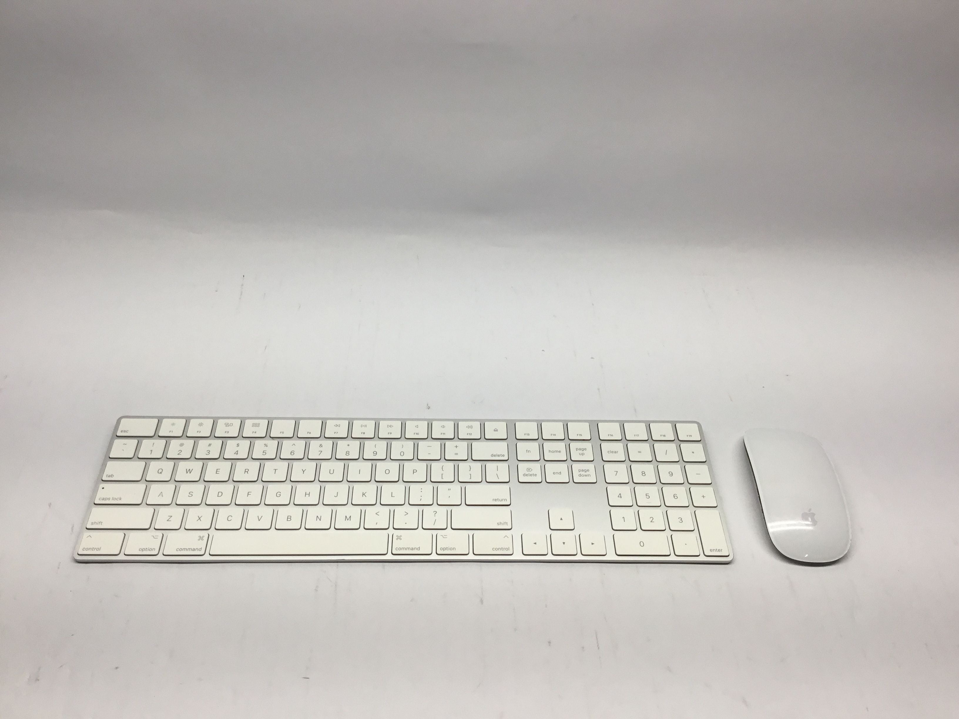 k*i様 Apple A1843 Keyboard & Mouse 2 Set APPLE Apple A1843 Magic Wireless Keyboard with Numeric Pad