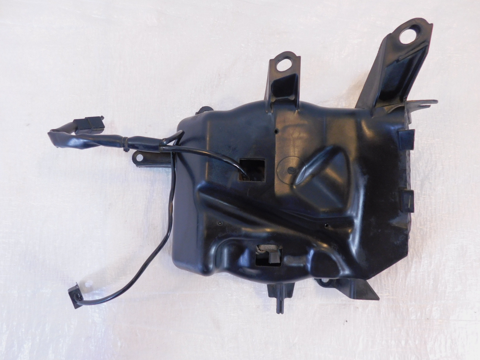 2001-2005 Honda GL1800 Goldwing 1800 Left Engine Coolant Radiator