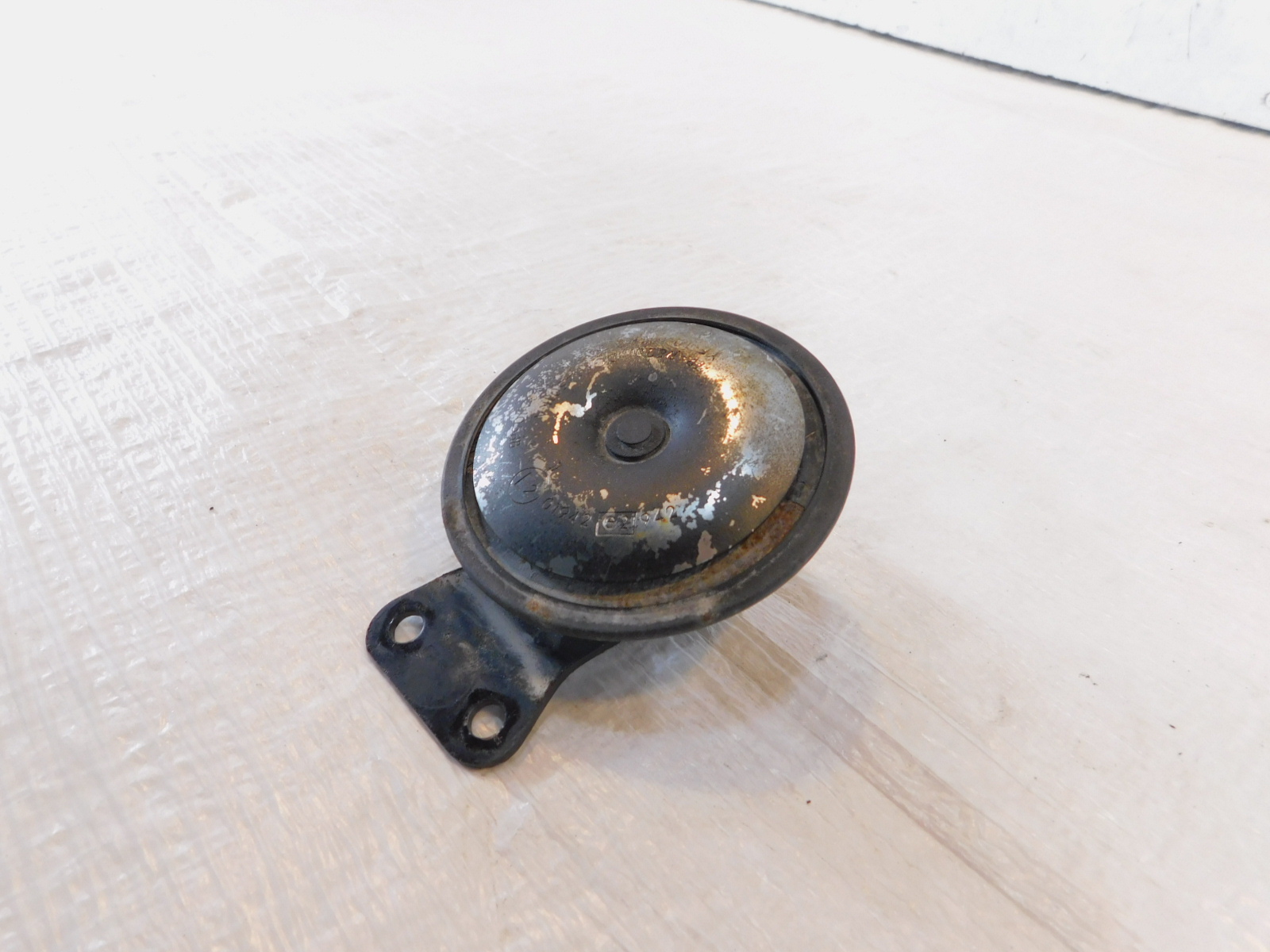 2000-2003 Kawasaki ZR-750 ZR-7S Black Signal Horn & Mounting