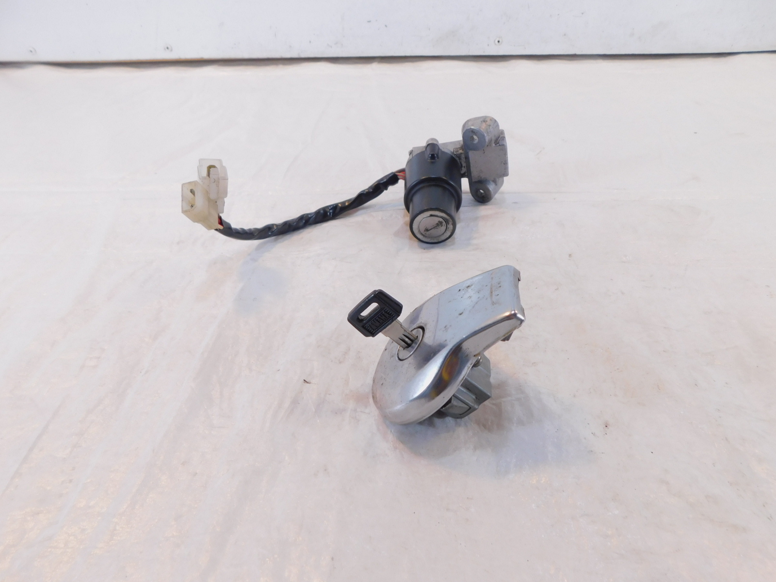 Yamaha XJ750 Maxim 750 Gas Petrol Fuel Cap & Ignition Switch Lock