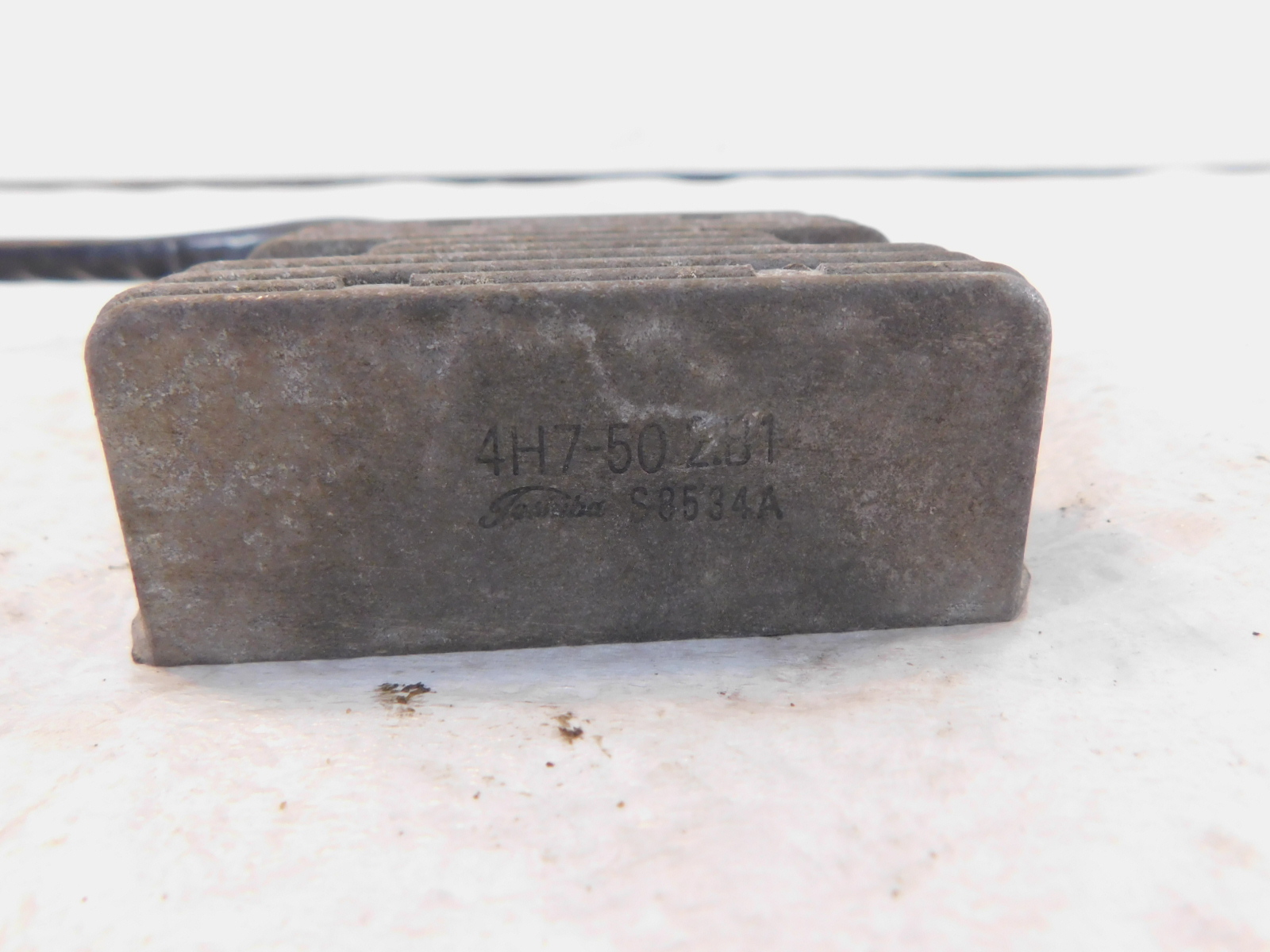 Yamaha XJ750J Maxim 750 Engine Motor Electrical Voltage Rectifier