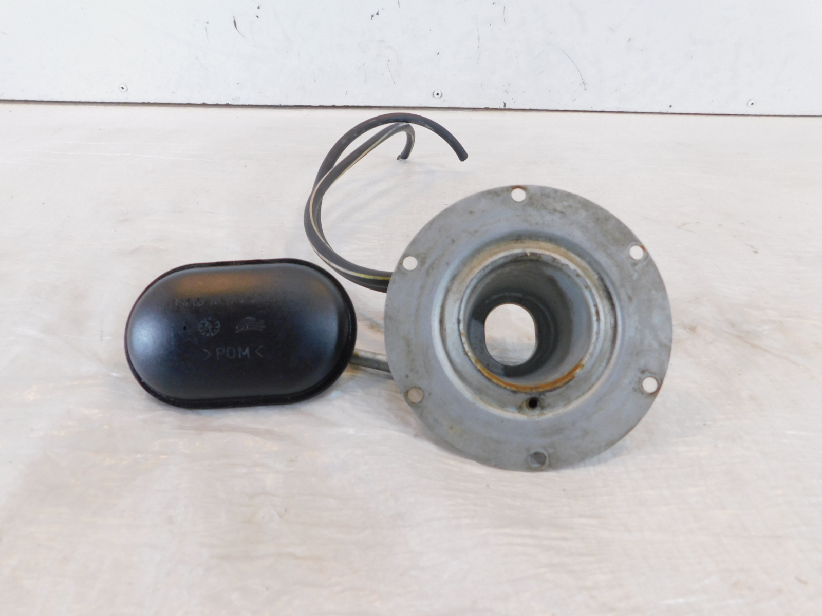 1993-2001 BMW R1100RS R1100 RS Fuel Tank Filler Cap Reduction